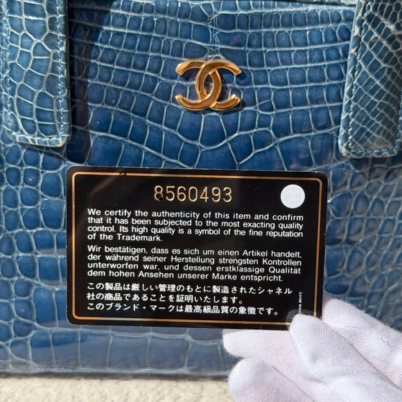 Chanel Blue Crocodile Handbag - Excellent Condition - Picture 7 of 8